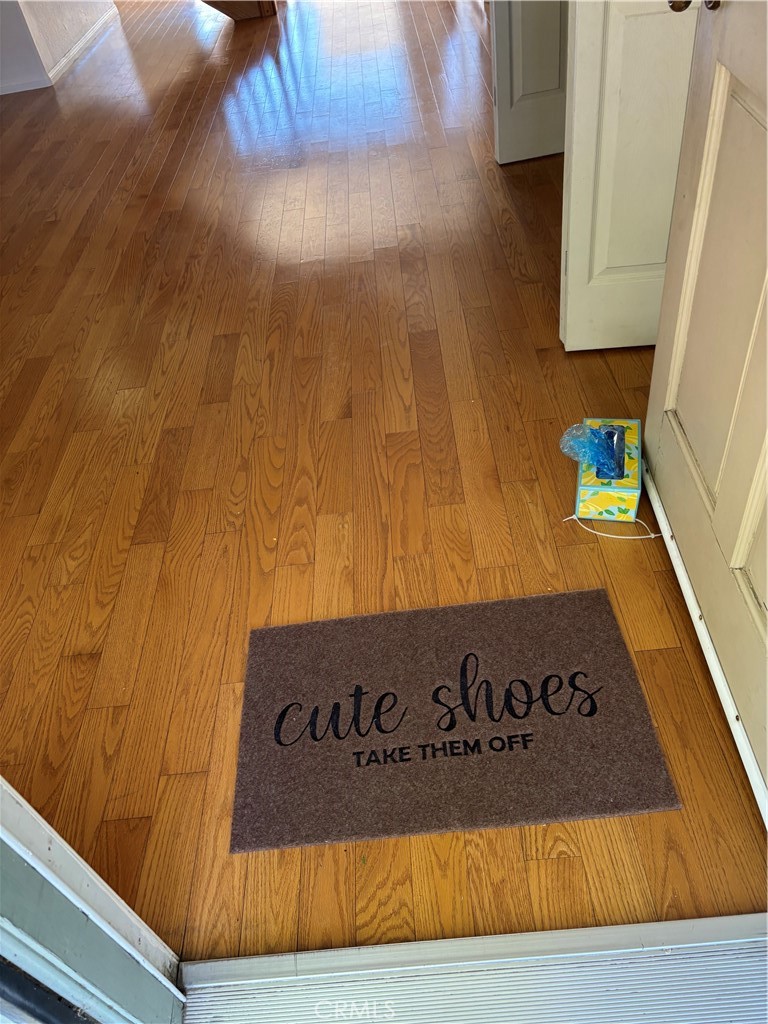 https://media.crmls.org/medias/93912f71-983f-4627-be4b-04ad724b08d3.jpg?preset=X-Large