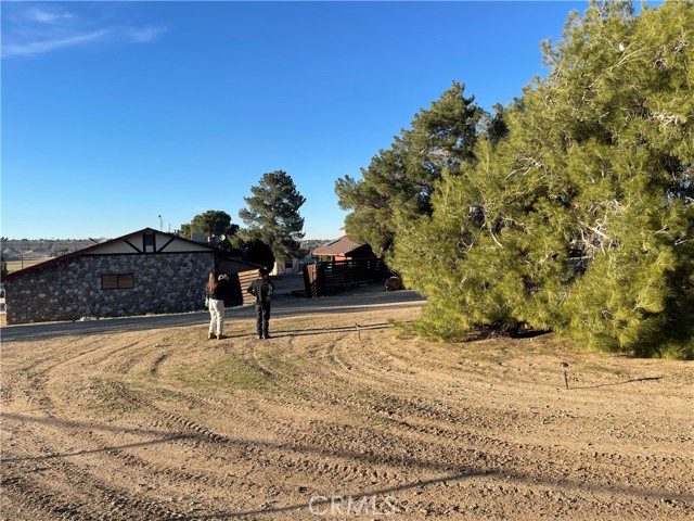 Detail Gallery Image 25 of 58 For 19574 Happy Valley, Apple Valley,  CA 92308 - 4 Beds | 3/1 Baths