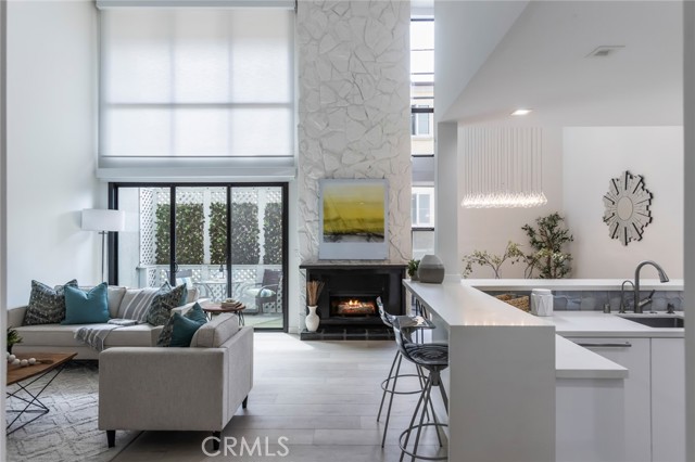 1007 S Catalina Avenue, Redondo Beach CA: https://media.crmls.org/medias/9392ffc2-6dbd-4da4-8bd2-041096f717c9.jpg