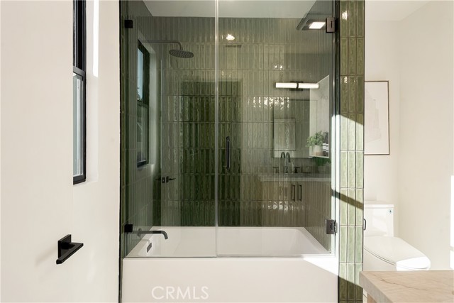 Detail Gallery Image 23 of 32 For 13949 Cumpston St, Sherman Oaks,  CA 91401 - 3 Beds | 3/1 Baths