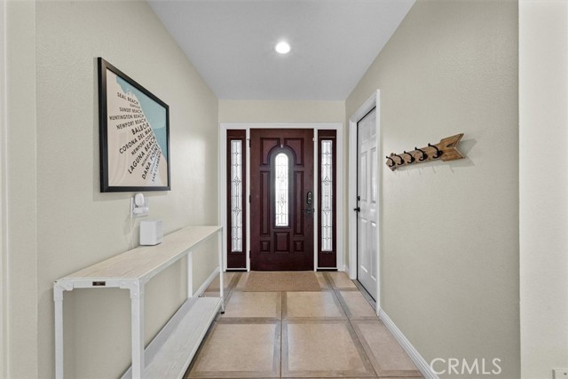 1643 Melody Circle, Corona CA: https://media.crmls.org/medias/9393f87e-6ae2-4703-8ffc-1ddc4c41750b.jpg
