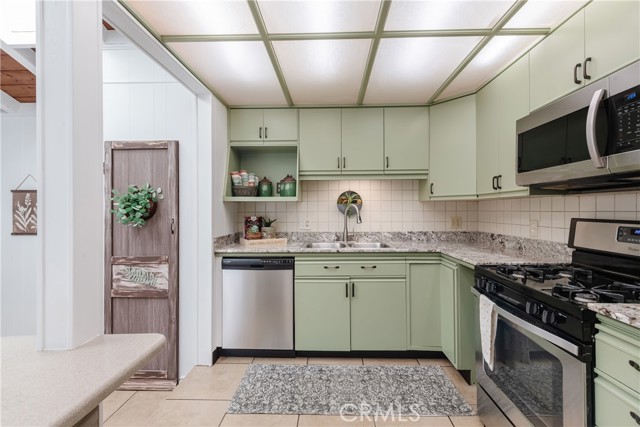 1004 Firmona Avenue, Redondo Beach CA: https://media.crmls.org/medias/93942b53-14b1-4bd3-ad73-26f2580e9914.jpg