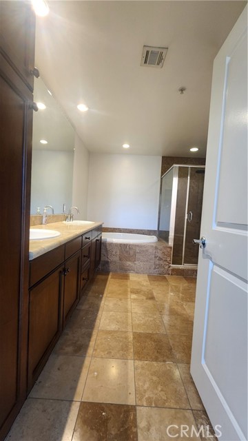 128 N Oak Knoll Avenue, Pasadena CA: https://media.crmls.org/medias/9394a757-48f9-4908-b1d6-8437845ab056.jpg