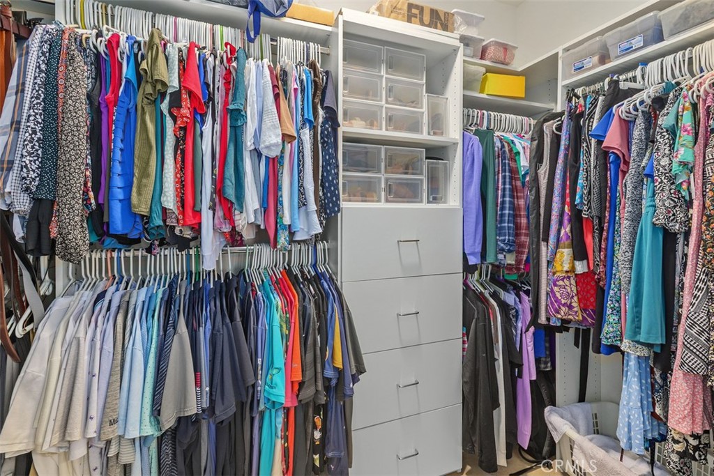 https://media.crmls.org/medias/93953e62-e673-44c4-b5b6-ca753e673896.jpg?preset=X-Large