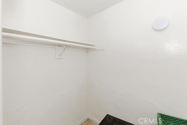 518 W Fredricks Street, Barstow CA: https://media.crmls.org/medias/93958650-9214-420b-9872-752df734f320.jpg