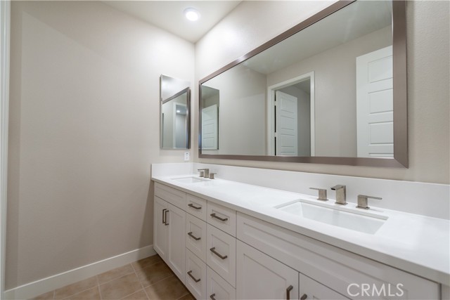 54 Sagan Way, Irvine CA: https://media.crmls.org/medias/9396088c-b0a2-495c-ad0d-3f31a96ffbb0.jpg
