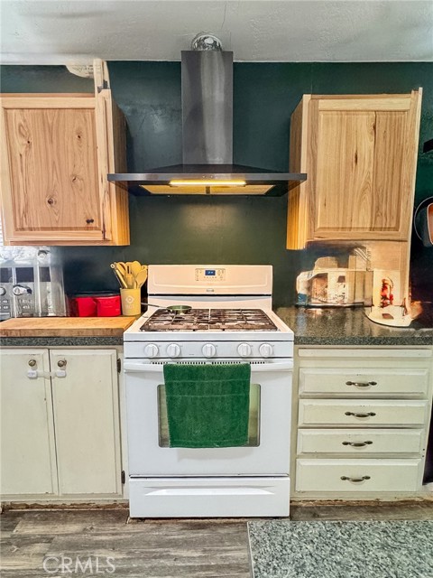 Detail Gallery Image 8 of 22 For 2599 Bridle Trail, Paso Robles,  CA 93446 - 2 Beds | 2 Baths