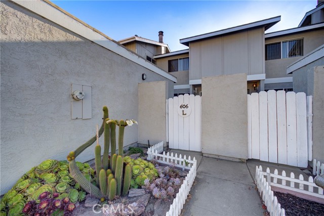 606 E Newlove Drive, Santa Maria CA: https://media.crmls.org/medias/93960c0d-cd5d-4788-a05f-8d5efcc77ad7.jpg