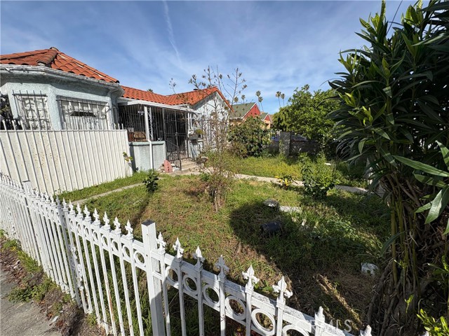 Detail Gallery Image 2 of 7 For 4241 Arlington, Los Angeles,  CA 90008 - – Beds | – Baths