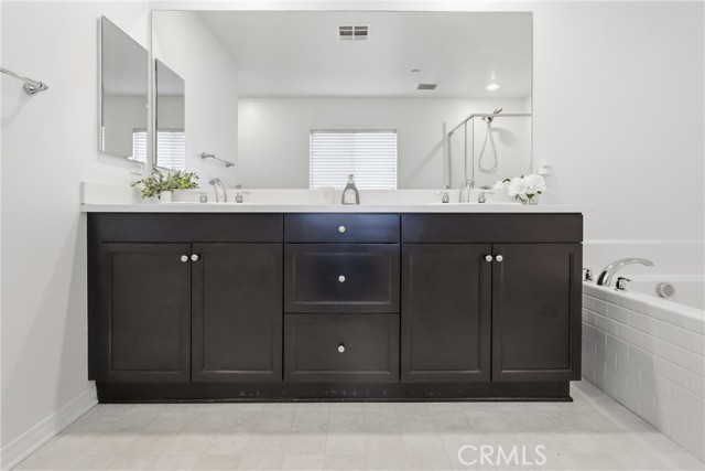 Detail Gallery Image 12 of 25 For 19452 Fortunello Ave, Riverside,  CA 92508 - 4 Beds | 3 Baths