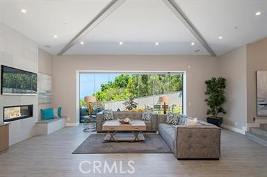 7734 Esterel Drive, La Jolla CA: https://media.crmls.org/medias/939873fe-d406-402c-a02a-8aa8ba6dd254.jpg