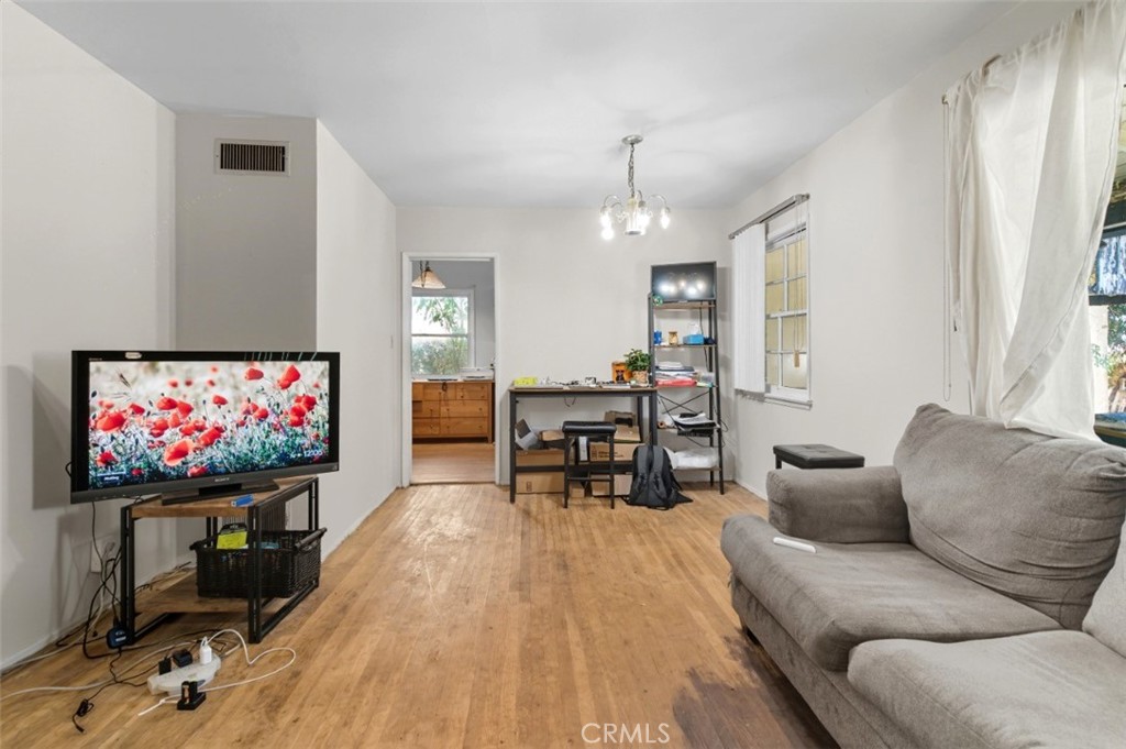 MLS #IV25217541 image #21