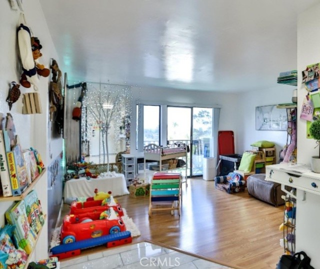6924 Hyde Park Drive, San Diego CA: https://media.crmls.org/medias/9399a446-e218-44ae-b62a-5ac005c10b2f.jpg