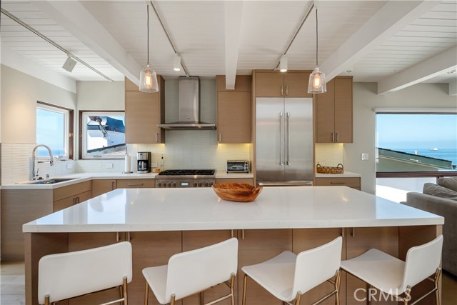 221 36th Street, Manhattan Beach, California 90266, 3 Bedrooms Bedrooms, ,3 BathroomsBathrooms,Residential,Sold,36th,SB22069794