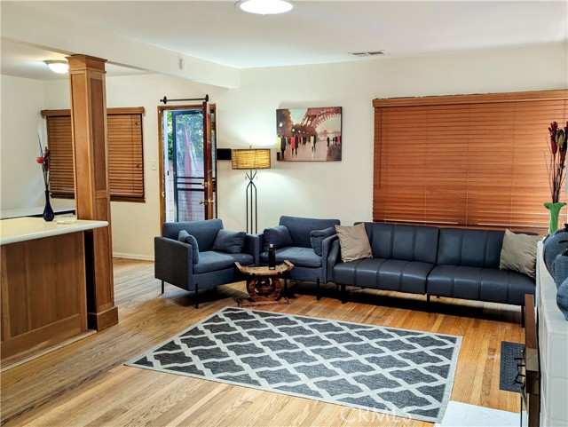Detail Gallery Image 51 of 52 For 15123 Killion St, Sherman Oaks,  CA 91411 - 3 Beds | 1 Baths