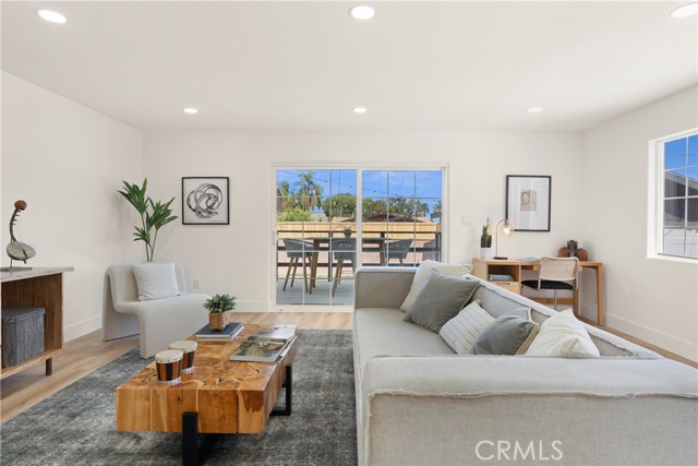 5732 Hillcrest Drive, Los Angeles CA: https://media.crmls.org/medias/939a095e-b598-4732-b08a-dc09d5a5e919.jpg