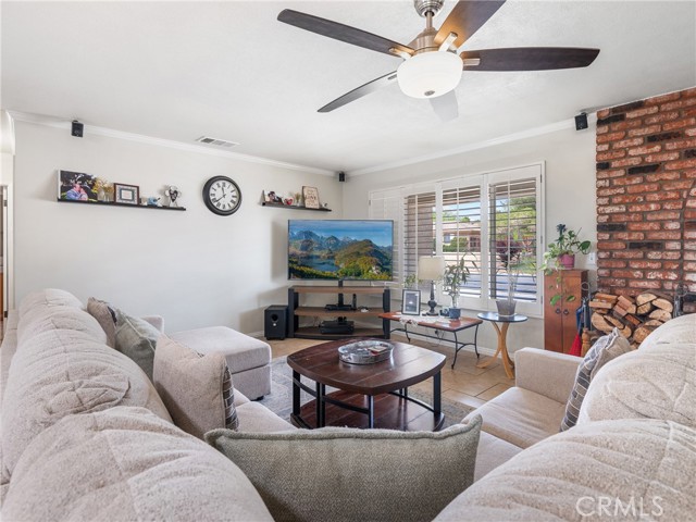 Detail Gallery Image 9 of 46 For 14427 Holly Dr, Victorville,  CA 92395 - 4 Beds | 2 Baths