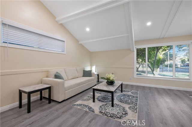 Detail Gallery Image 13 of 33 For 10732 Hatteras St, North Hollywood,  CA 91601 - 3 Beds | 2 Baths