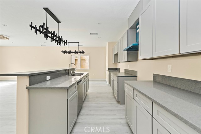 Detail Gallery Image 22 of 35 For 15688 Kingswood, Victorville,  CA 92392 - 4 Beds | 3 Baths