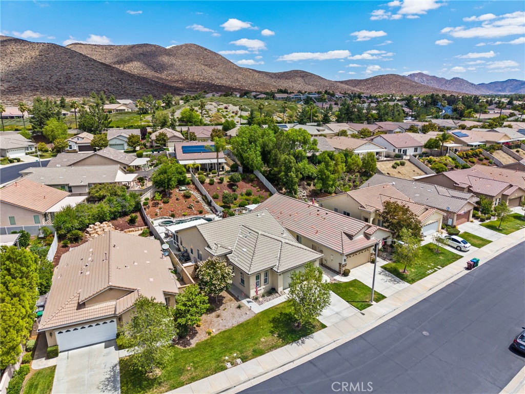 https://media.crmls.org/medias/939bb9ce-d5ca-4c32-982f-9351bf5ca7db.jpg?preset=X-Large