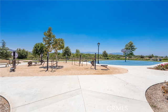 12010 Santiam Court, Jurupa Valley CA: https://media.crmls.org/medias/939c3290-4061-44e4-8ebd-e9ccb4dbcb57.jpg