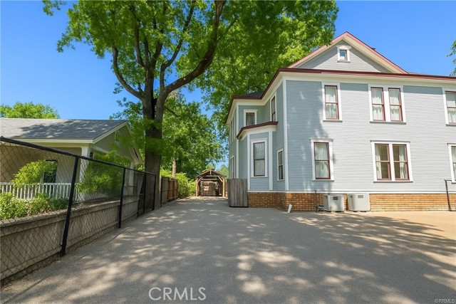 256 E 1st Avenue, Chico CA: https://media.crmls.org/medias/939caa62-1ff5-4f00-a4c1-b083c2e05489.jpg