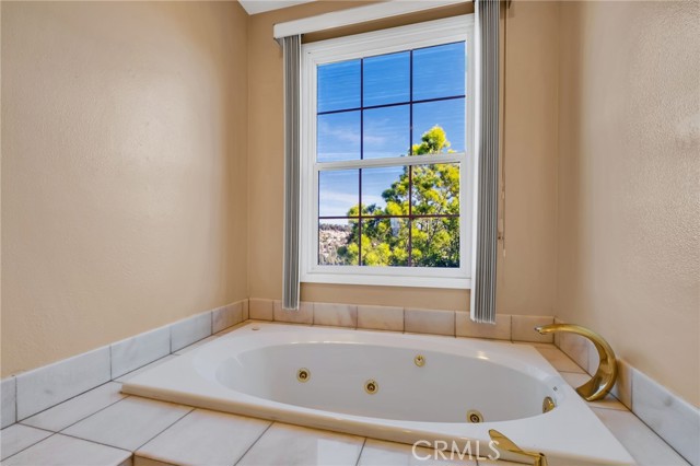 Detail Gallery Image 44 of 59 For 12305 Ridge, Los Angeles,  CA 90049 - 2 Beds | 2/1 Baths