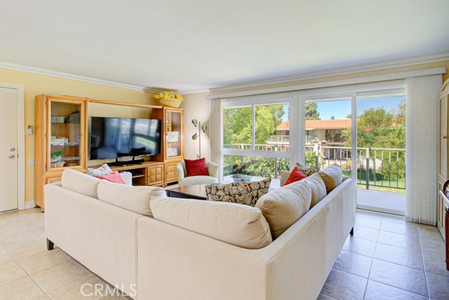 Detail Gallery Image 4 of 19 For 829 via Alhambra #Q,  Laguna Woods,  CA 92637 - 2 Beds | 2 Baths