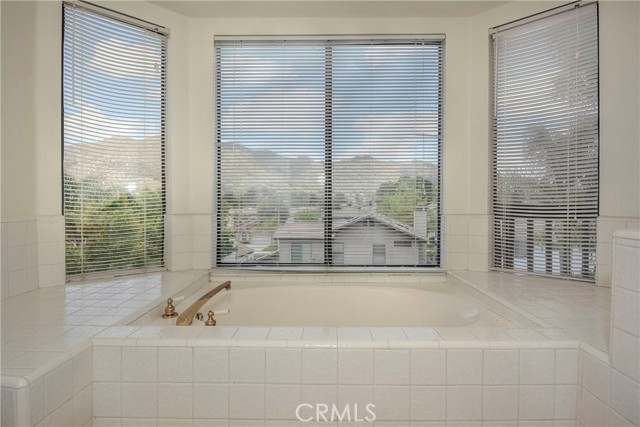 10685 Ridgefield, Moreno Valley CA: https://media.crmls.org/medias/939e097d-0c0d-44de-9bfe-c8fabd084906.jpg