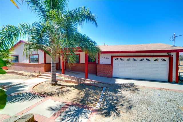 Detail Gallery Image 1 of 35 For 1350 W Fruitvale Ave, Hemet,  CA 92543 - 3 Beds | 2 Baths