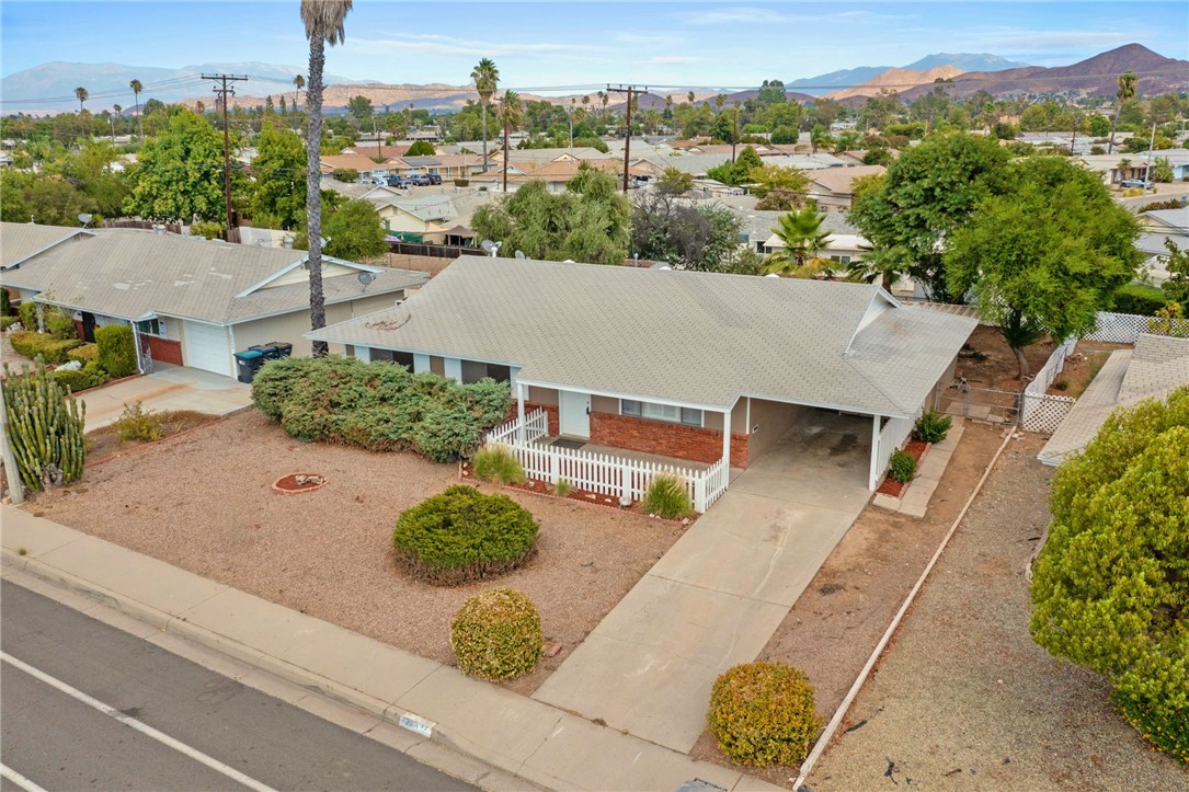 Detail Gallery Image 1 of 30 For 28478 Murrieta Rd, Menifee,  CA 92586 - 3 Beds | 2 Baths