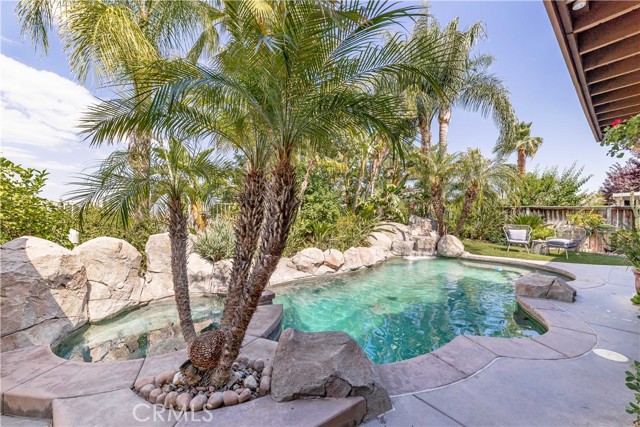 17 Ponte Brava, Lake Elsinore CA: https://media.crmls.org/medias/939e4287-b64f-460e-bb13-90c13c2088b9.jpg