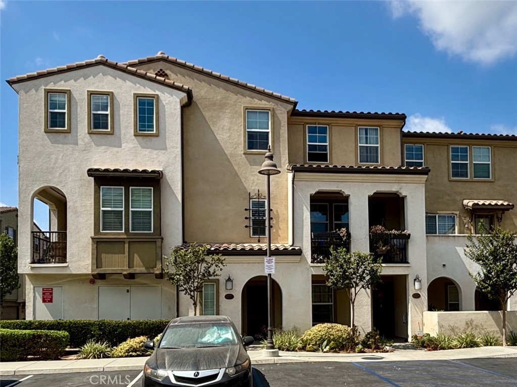 822 Santa Fe #D