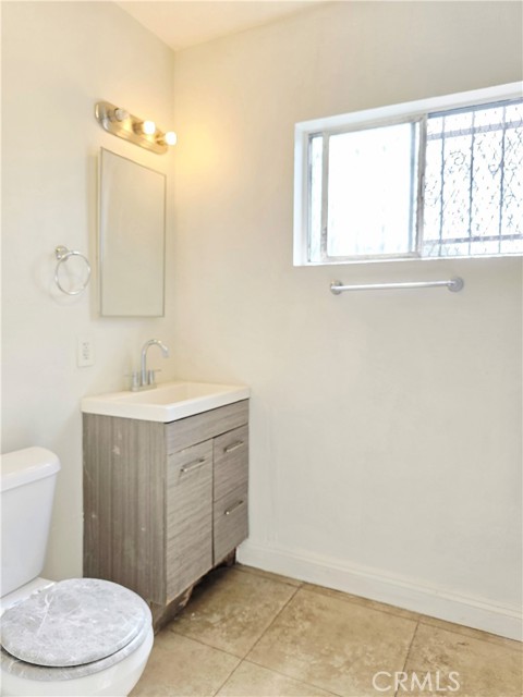 Detail Gallery Image 14 of 20 For 10529 Grape, Los Angeles,  CA 90002 - 6 Beds | 2 Baths