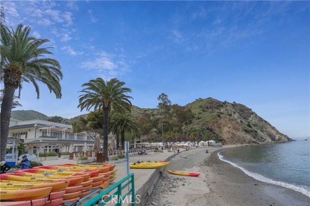 Detail Gallery Image 33 of 44 For 358 Metropole Ave, Avalon,  CA 90704 - 5 Beds | 4 Baths