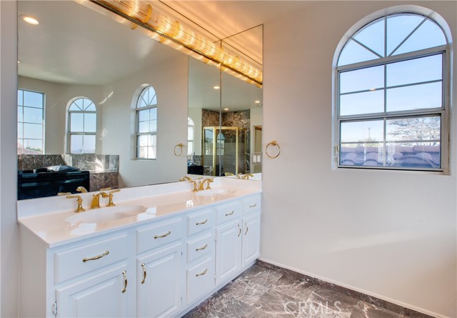 Detail Gallery Image 36 of 39 For 3667 Sawtelle Bld, Los Angeles,  CA 90066 - 5 Beds | 3/1 Baths