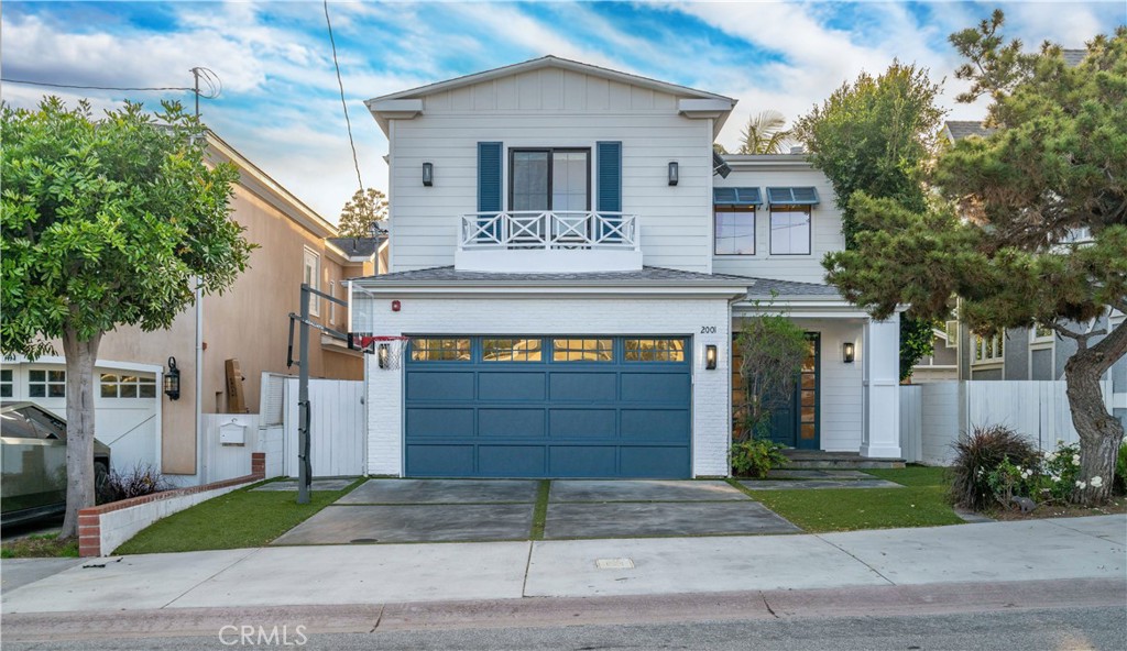 2001 Oak Avenue