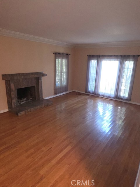 238 S Detroit Street, Los Angeles CA: https://media.crmls.org/medias/93a1c42d-20d9-431d-bd92-7f43eda99a89.jpg
