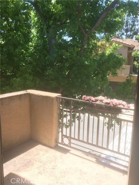 Detail Gallery Image 13 of 28 For 2091 Lake Shore Dr #B,  Chino Hills,  CA 91709 - 3 Beds | 2/1 Baths
