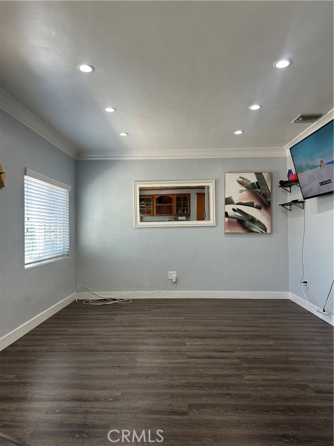 Detail Gallery Image 2 of 32 For 1917 E 61st St, Long Beach,  CA 90805 - 3 Beds | 1 Baths