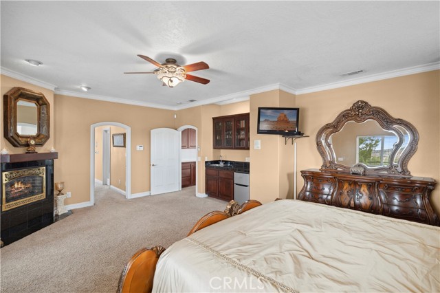 13985 Evergreen Lane, Victorville CA: https://media.crmls.org/medias/93a355be-a86f-4d9f-995c-f4f644377b77.jpg
