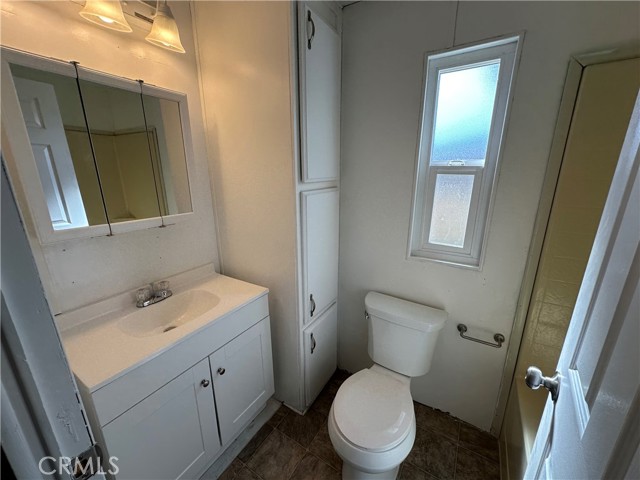 Detail Gallery Image 8 of 21 For 12880 4th, Clearlake Oaks,  CA 95423 - 2 Beds | 2 Baths