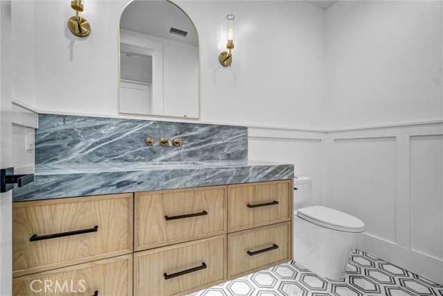 Detail Gallery Image 12 of 69 For 3312 Kenilworth Dr, Rossmoor,  CA 90720 - 6 Beds | 7 Baths