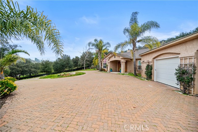 26677 Avenida Del Oro, Temecula CA: https://media.crmls.org/medias/93a46531-92b2-451f-9618-104b436a76de.jpg