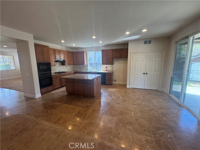 42477 Via Serrano, Murrieta CA: https://media.crmls.org/medias/93a61885-2eca-469e-833f-af285a3178f5.jpg