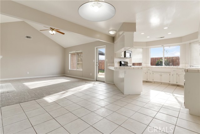 Detail Gallery Image 10 of 22 For 9505 Bearclaw Ave, Bakersfield,  CA 93312 - 4 Beds | 2 Baths