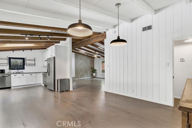 Detail Gallery Image 6 of 22 For 4283 Morro, Woodland Hills,  CA 91364 - 3 Beds | 2 Baths