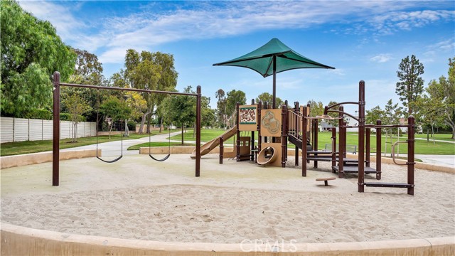 15061 Glass Circle, Irvine CA: https://media.crmls.org/medias/93a69b82-63c3-46d4-859c-92cf32c15c7d.jpg
