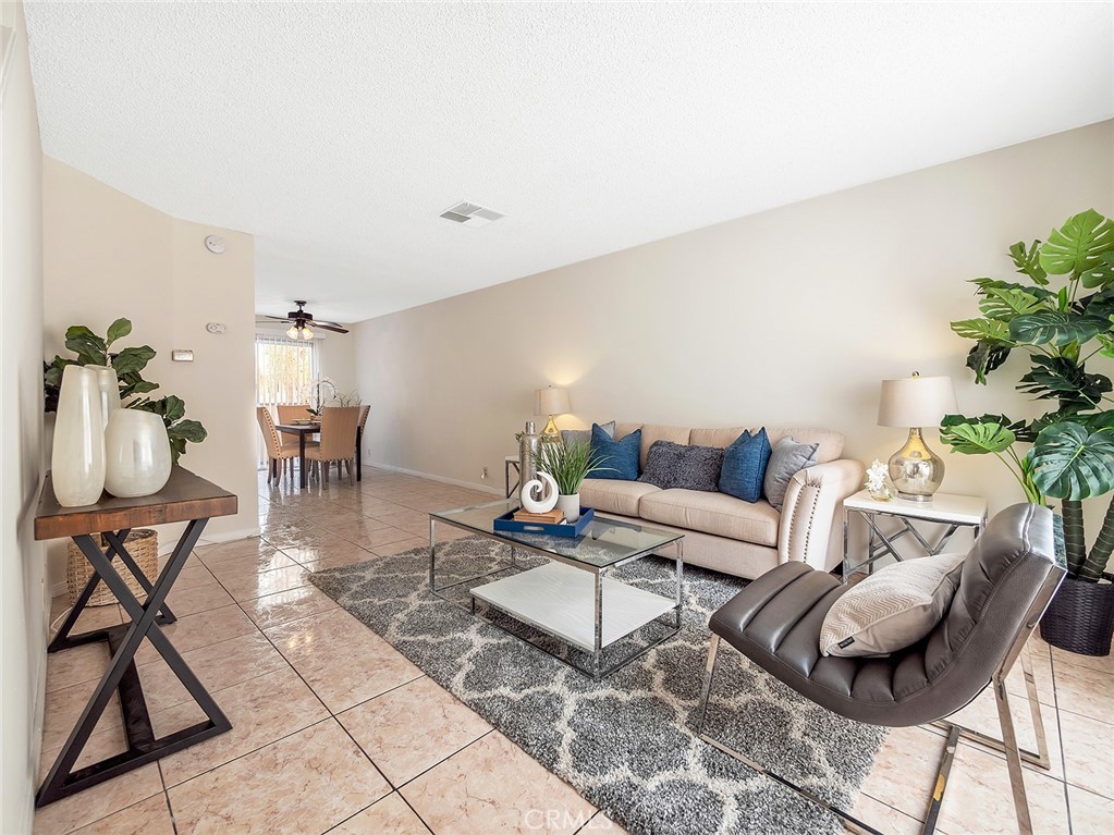 851 E 9th Street 205
