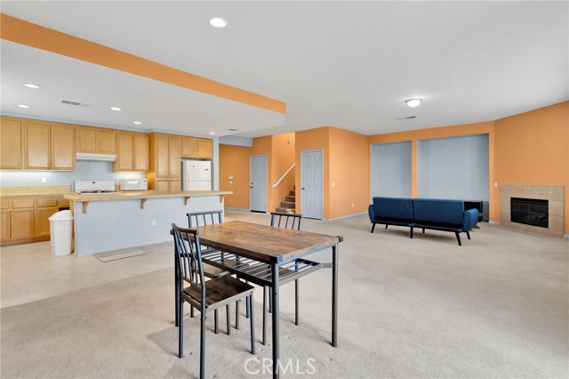 Detail Gallery Image 10 of 28 For 13816 Grant, Oak Hills,  CA 92344 - 4 Beds | 3 Baths